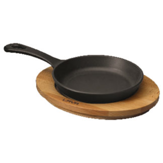 Round pan with wooden platter