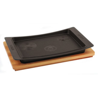 Service dish with wooden platter