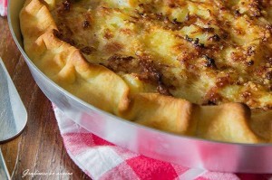 savoury tart with leeks, potatoes and ham