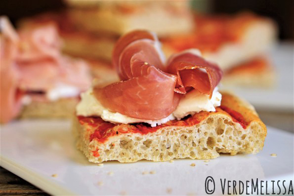 Pizza in teglia croccante - Ricette di Gabri